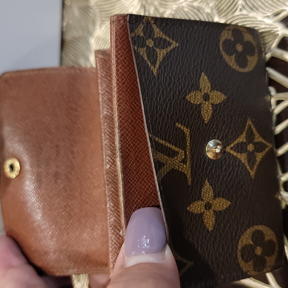 Authentic Louis Vuitton card wallet - Picture 5 of 9